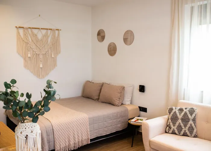 The Boho Breeze Проживання в сім'ї *